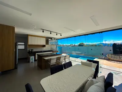 Casa - Sobrado Novo com 4 quartos (sendo 4 suite(s)) a 1500,00 metros praia.