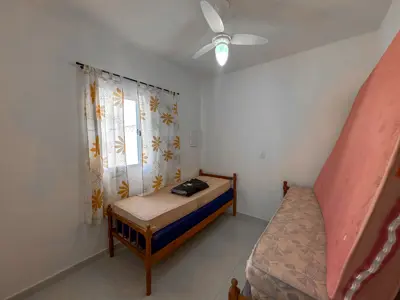 Casa - Térrea com 2 quartos (sendo 1 suite(s)) a 800,00 metros praia.