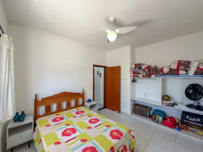 Casa - Térrea com 2 quartos (sendo 1 suite(s)) a 800,00 metros praia.