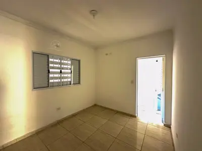 Casa - Térrea com 3 quartos (sendo 1 suite(s)) a 800,00 metros praia.