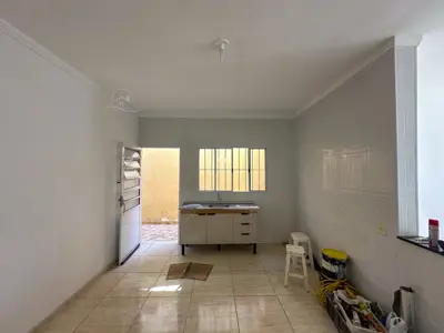 Casa - Térrea com 3 quartos (sendo 1 suite(s)) a 800,00 metros praia.