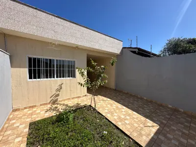 Casa - Térrea com 3 quartos (sendo 1 suite(s)) a 800,00 metros praia.