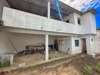 Casa - Térrea com Edícula com 2 quartos (sendo 0 suite(s)) a 5000,00 metros praia.