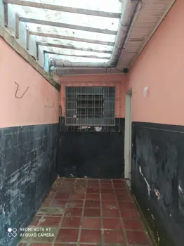 Casa - Térrea com 2 quartos (sendo 0 suite(s)) a 1100,00 metros praia.