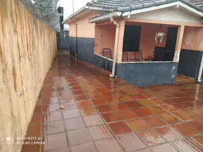Casa - Térrea com 2 quartos (sendo 0 suite(s)) a 1100,00 metros praia.