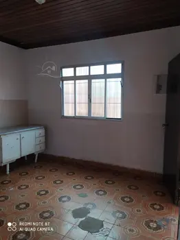 Casa - Térrea com 2 quartos (sendo 0 suite(s)) a 1100,00 metros praia.
