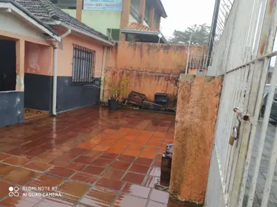 Casa - Térrea com 2 quartos (sendo 0 suite(s)) a 1100,00 metros praia.