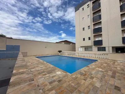 Apartamento - Amplo com 2 quartos (sendo 1 suite(s)) a 700,00 metros praia.