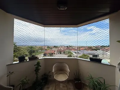 Apartamento - Amplo com 2 quartos (sendo 1 suite(s)) a 700,00 metros praia.