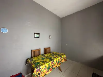 Casa - Térrea com 3 quartos (sendo 1 suite(s)) a 1500,00 metros praia.
