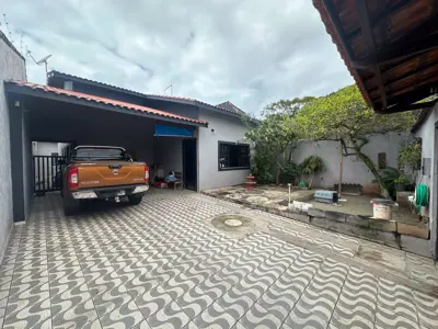 Casa - Térrea com 3 quartos (sendo 1 suite(s)) a 1500,00 metros praia.