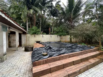 Casa - Térrea com 3 quartos (sendo 1 suite(s)) a 2000,00 metros praia.