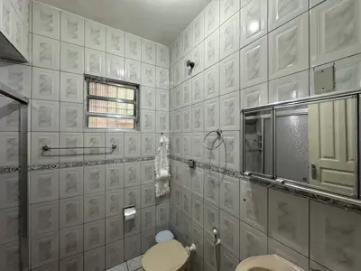 Casa - Térrea com 3 quartos (sendo 1 suite(s)) a 2000,00 metros praia.