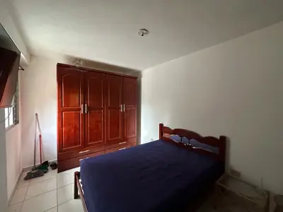 Casa - Térrea com 3 quartos (sendo 1 suite(s)) a 2000,00 metros praia.