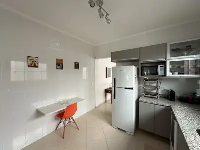 Casa - Térrea com piscina com 3 quartos (sendo 1 suite(s)) a 750,00 metros praia.