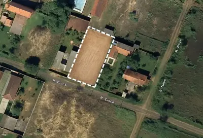 Terreno - Amplo com  quartos  a 4700,00 metros praia.