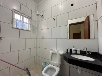 Casa - com Mezanino com 3 quartos (sendo 3 suite(s)) a 1000,00 metros praia.