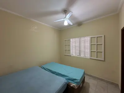 Casa - com Mezanino com 3 quartos (sendo 3 suite(s)) a 1000,00 metros praia.