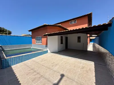 Casa - com Mezanino com 3 quartos (sendo 3 suite(s)) a 1000,00 metros praia.