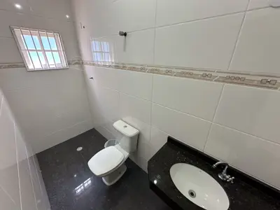 Casa - com Mezanino com 3 quartos (sendo 3 suite(s)) a 1000,00 metros praia.