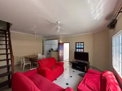 Casa - com Mezanino com 3 quartos (sendo 3 suite(s)) a 1000,00 metros praia.