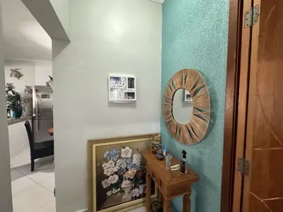 Casa - Sobrado com 4 quartos (sendo 2 suite(s)) a 200,00 metros praia.