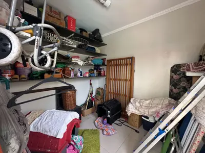 Casa - Sobrado com 4 quartos (sendo 2 suite(s)) a 200,00 metros praia.