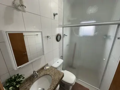 Casa - Sobrado com 4 quartos (sendo 2 suite(s)) a 200,00 metros praia.