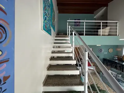 Casa - Sobrado com 4 quartos (sendo 2 suite(s)) a 200,00 metros praia.