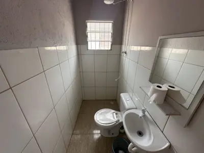 Casa - Térrea com Edícula com 3 quartos (sendo 1 suite(s)) a 600,00 metros praia.