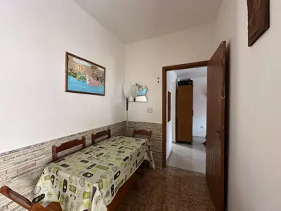 Casa - Térrea com Edícula com 3 quartos (sendo 1 suite(s)) a 600,00 metros praia.