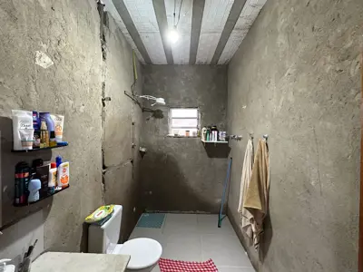 Casa - Térrea com 2 quartos (sendo 1 suite(s)) a 2,50 metros praia.