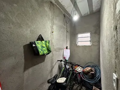 Casa - Térrea com 2 quartos (sendo 1 suite(s)) a 2,50 metros praia.