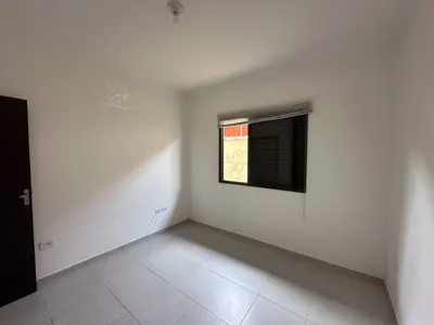 Casa - Térrea com 2 quartos (sendo 1 suite(s)) a 700,00 metros praia.
