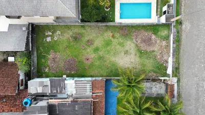 Terreno - Amplo com  quartos  a 600,00 metros praia.