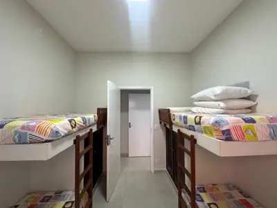 Casa - Térrea com 3 quartos (sendo 1 suite(s)) a 150 metros praia.
