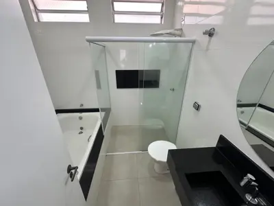 Casa - Térrea com 3 quartos (sendo 1 suite(s)) a 150 metros praia.