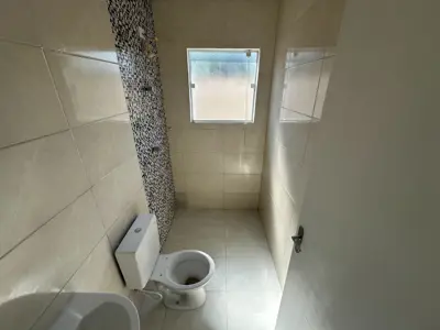 Casa - Térrea com 2 quartos (sendo 1 suite(s)) a 2000,00 metros praia.