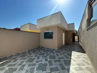 Casa - Térrea com 2 quartos (sendo 1 suite(s)) a 2000,00 metros praia.