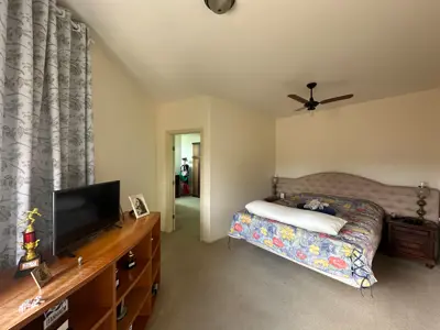 Casa - Sobrado com 6 quartos (sendo 4 suite(s)) a 800,00 metros praia.