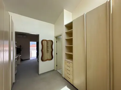 Casa - Sobrado com 6 quartos (sendo 4 suite(s)) a 800,00 metros praia.