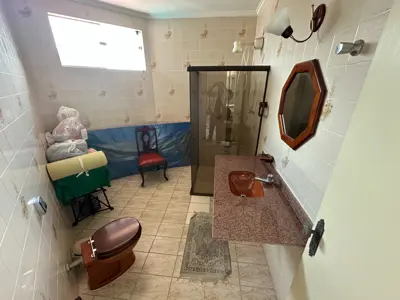Casa - Sobrado com 6 quartos (sendo 4 suite(s)) a 800,00 metros praia.