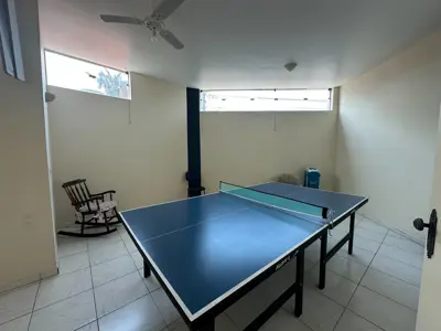 Casa - Sobrado com 6 quartos (sendo 4 suite(s)) a 800,00 metros praia.