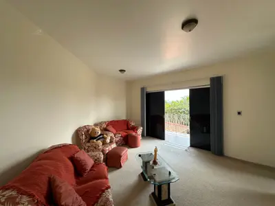 Casa - Sobrado com 6 quartos (sendo 4 suite(s)) a 800,00 metros praia.