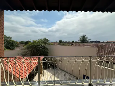 Casa - Sobrado com 6 quartos (sendo 4 suite(s)) a 800,00 metros praia.