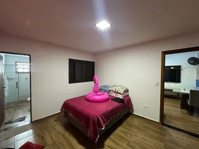 Casa - Térrea com 2 quartos (sendo 1 suite(s)) a 4500,00 metros praia.