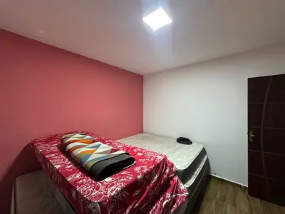 Casa - Térrea com 2 quartos (sendo 1 suite(s)) a 4500,00 metros praia.