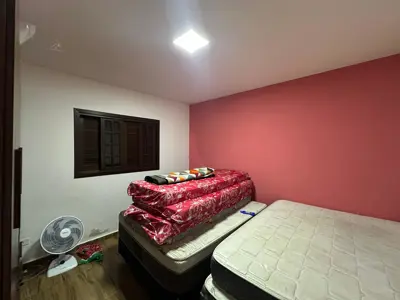 Casa - Térrea com 2 quartos (sendo 1 suite(s)) a 4500,00 metros praia.