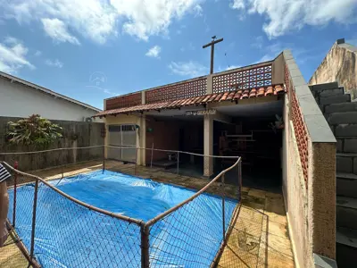 Casa - Térrea com 2 quartos (sendo 0 suite(s)) a 800,00 metros praia.