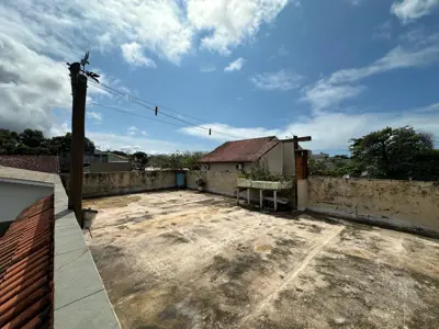 Casa - Térrea com 2 quartos (sendo 0 suite(s)) a 800,00 metros praia.